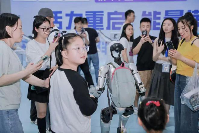 NG28南宫另有2天！没去杭州这个AI机械人酷玩乐土的你要抓紧了(图8)